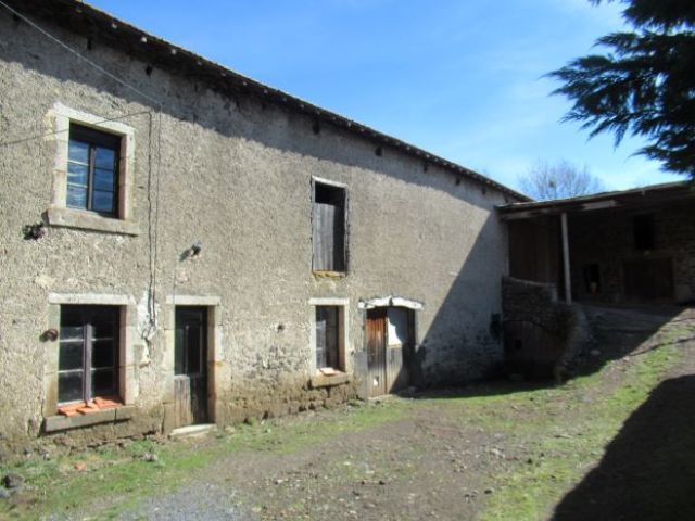 Ancienne ferme avec 400 m² de terrain