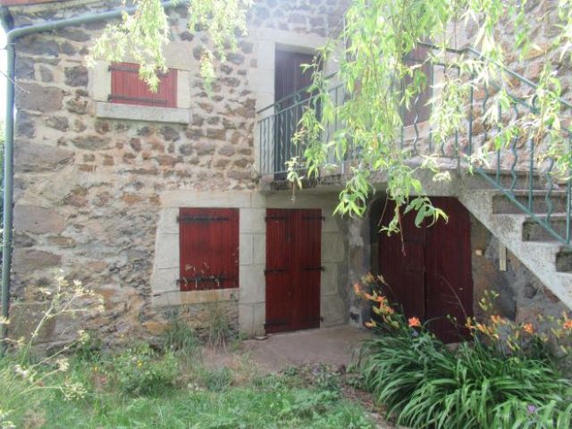 Ancienne ferme, toiture en bon état