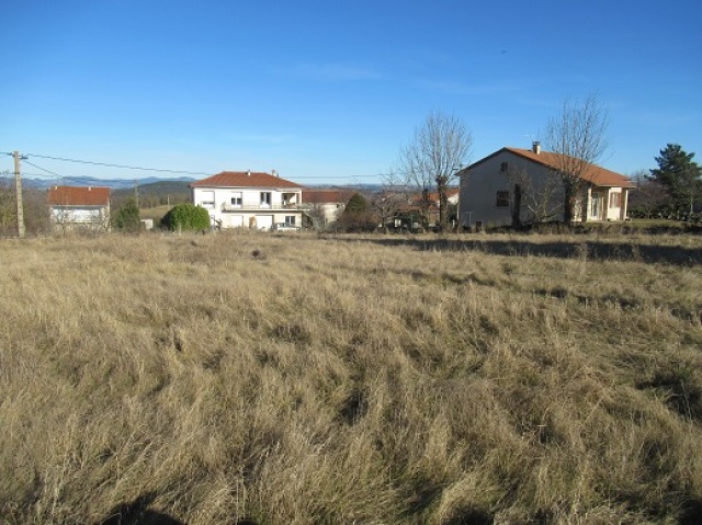 Terrain de 1600 m², très bon emplacement