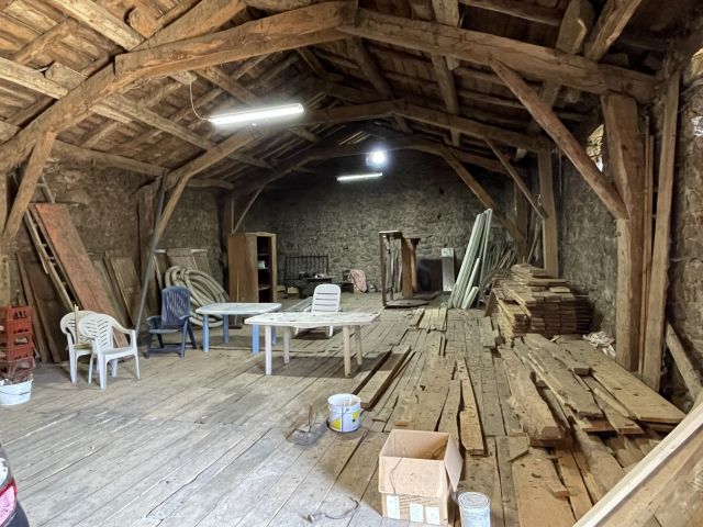 Ancienne ferme avec 3500 m² de terrain