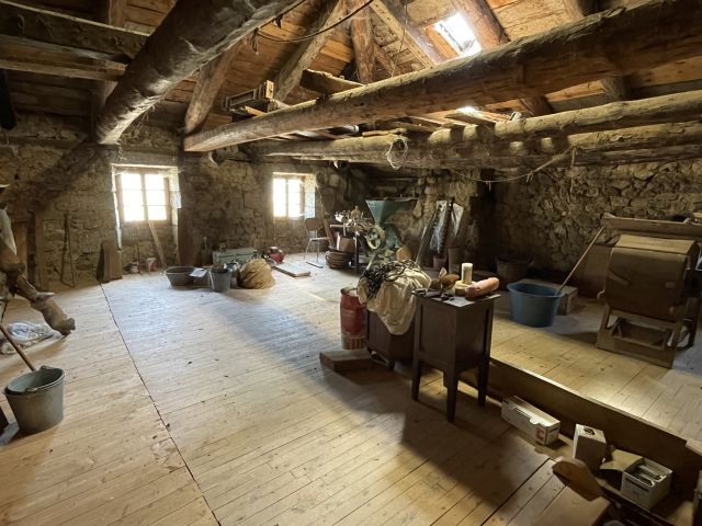 Ancienne ferme avec 3500 m² de terrain