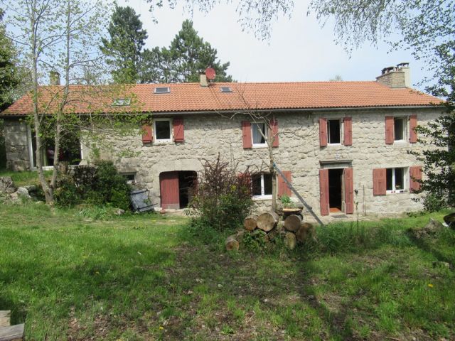 Ancienne ferme avec 750 m² de terrain