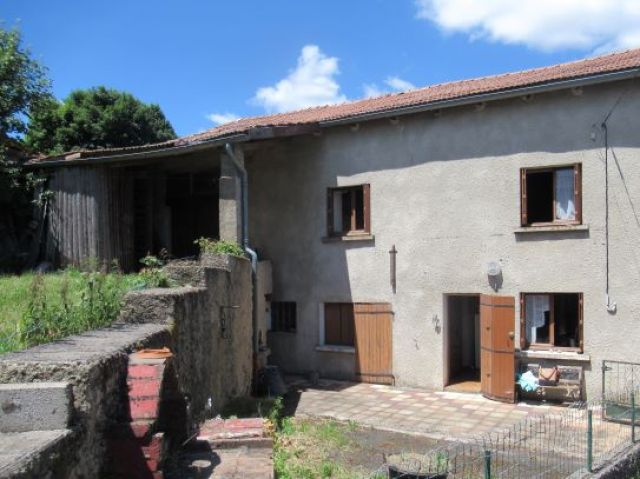 Ancienne ferme avec 2500 m² de terrain