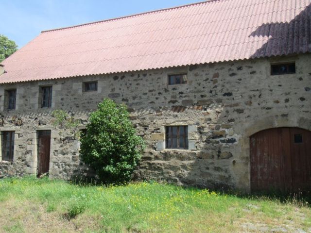 Ancienne ferme avec vue très dégagée