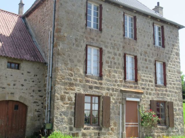 Ancienne ferme avec vue très dégagée