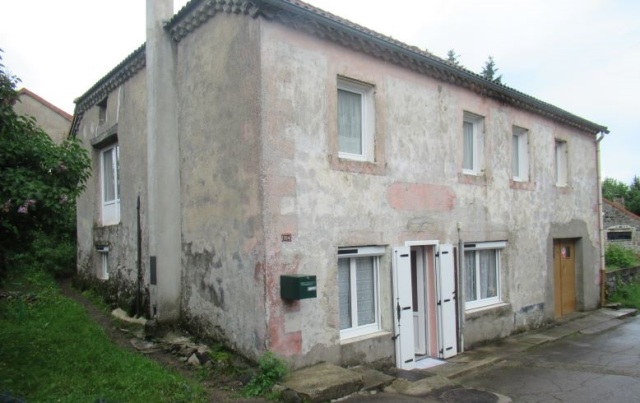 Maison d'habitation avec terrain attenant et non attenant