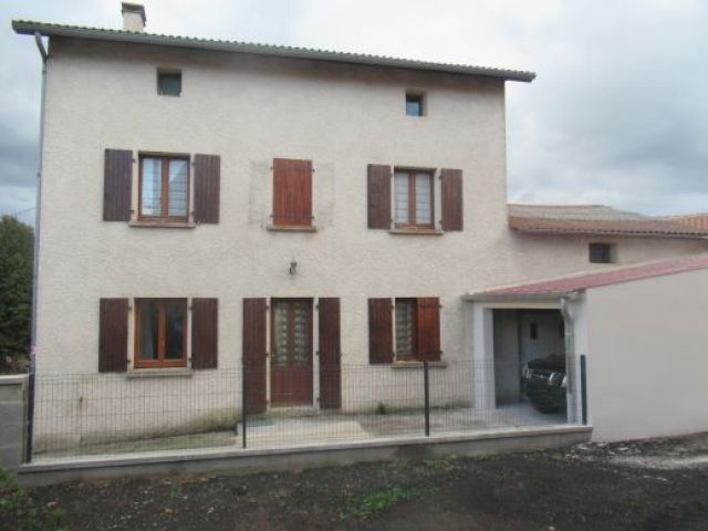 Maison indépendante avec terrain attenant