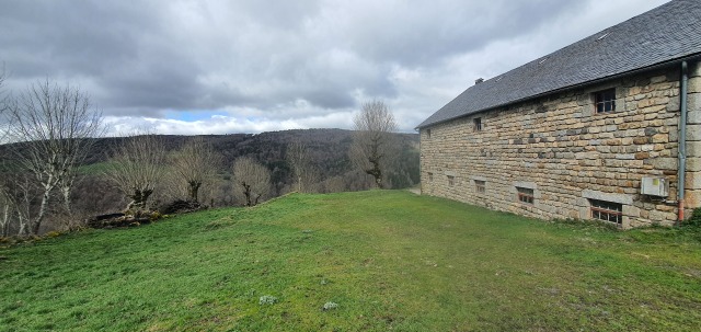 Grange a rénover dans le parc naturel de l'Aubrac